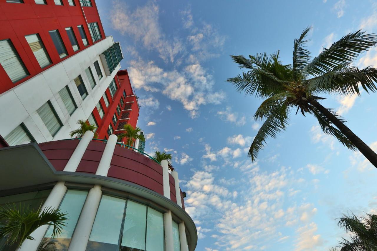 Aryaduta Makassar Exteriör bild