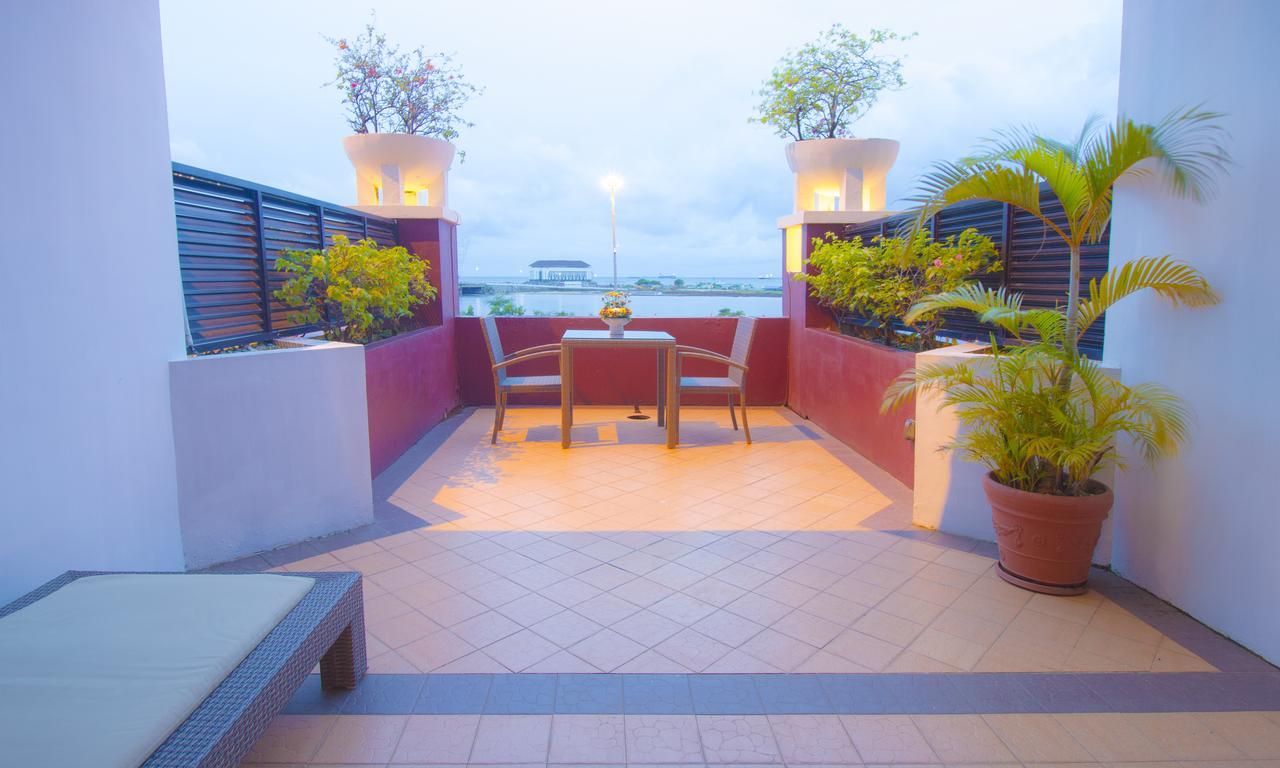 Aryaduta Makassar Exteriör bild